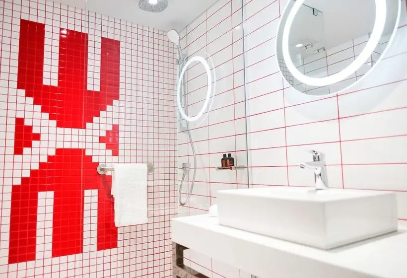 スーペリアファミリールーム, Radisson Red Hotel V&a Waterfront Cape Town