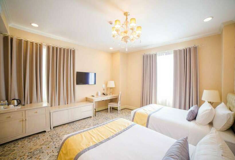 اتاق لوکس, Rizal Park