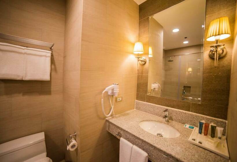 اتاق لوکس, Rizal Park