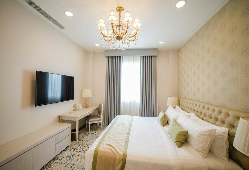 اتاق لوکس, Rizal Park