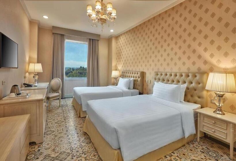 اتاق لوکس, Rizal Park