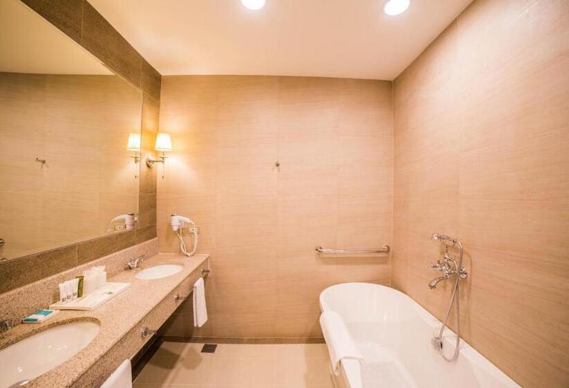 سوییت جونیور, Rizal Park