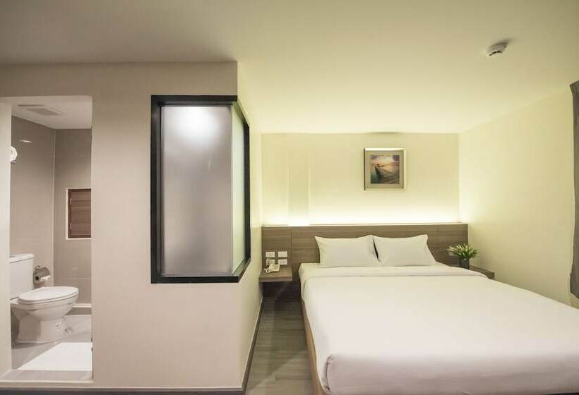 اتاق لوکس با تخت بزرگ, Sovereign Group Hotel At Pratunam