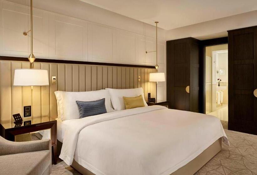 سوئیت جونیور با تخت بزرگ, The Alexander, A Luxury Collection Hotel, Yerevan