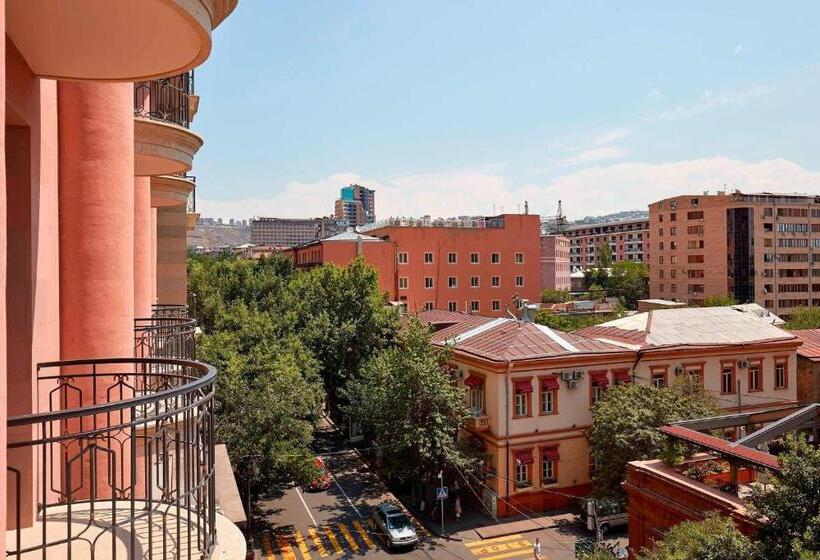 주니어 스위트 킹사이즈 침대, The Alexander, A Luxury Collection Hotel, Yerevan