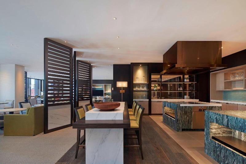 Номер Клуб, The Westin Perth