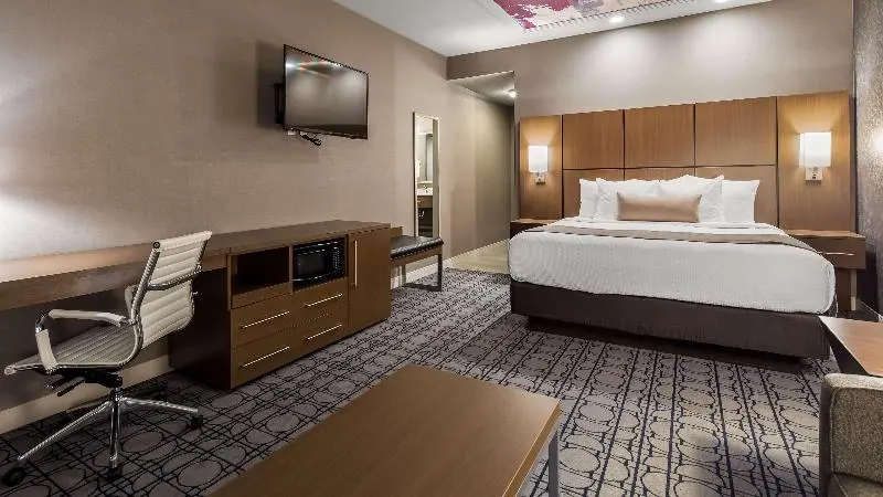 キングサイズベッドのスタンダードルーム, Best Western Plus Coalinga Inn