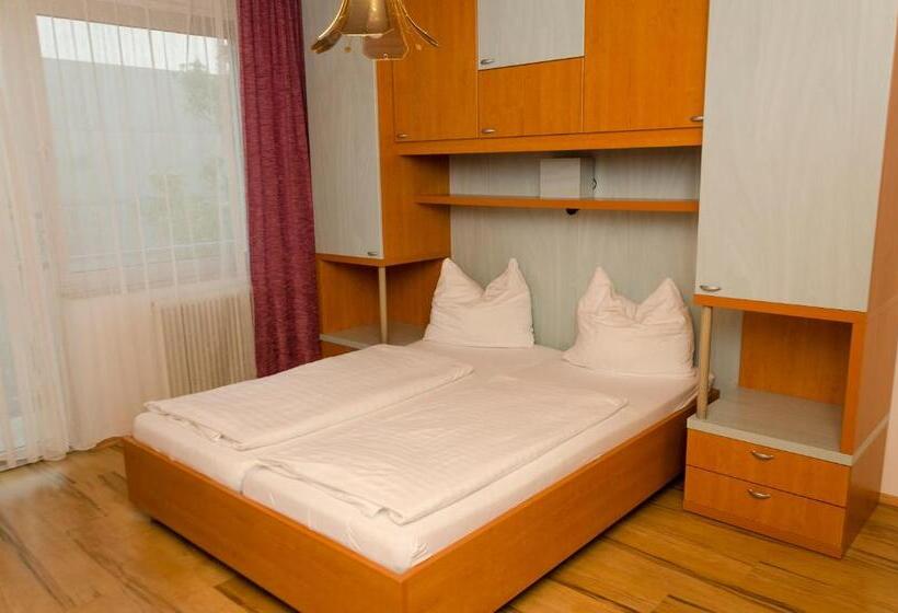 Номер Стандарт с Балконом, Gästehaus Herlinde