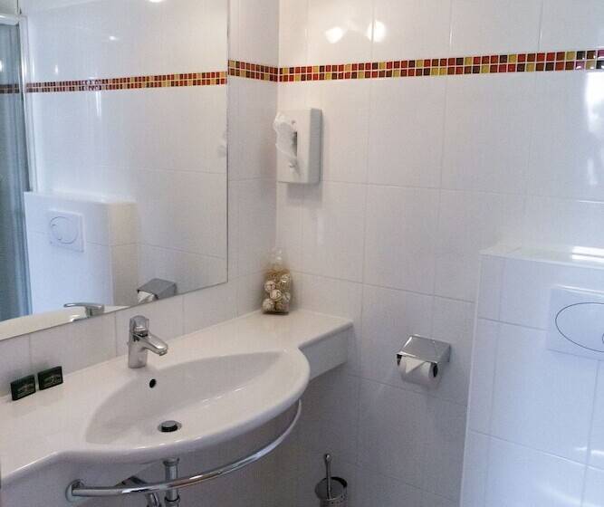 جناح عائلي, Laaxerhof