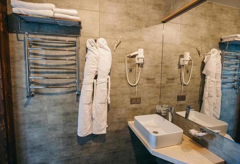 سوییت با چشم‌انداز کوه, Osonnya Karpaty Resort Medical & Spa