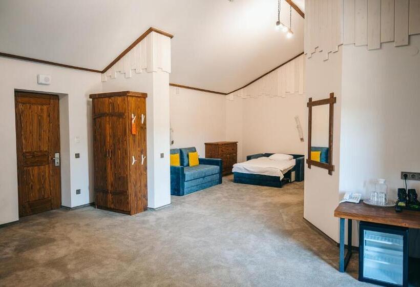 سوئیت با چشم‌انداز رودخانه, Osonnya Karpaty Resort Medical & Spa