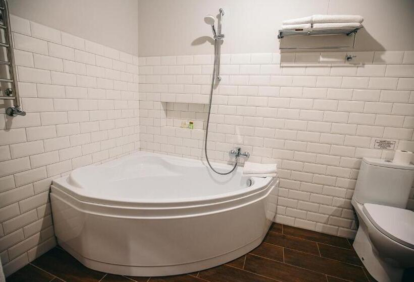 سوئیت با چشم‌انداز رودخانه, Osonnya Karpaty Resort Medical & Spa