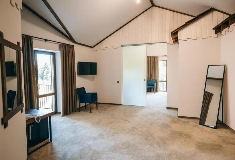 سوئیت با چشم‌انداز رودخانه, Osonnya Karpaty Resort Medical & Spa