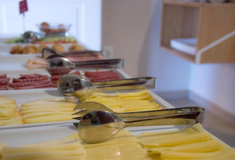 חדר סטנדרט לשלושה עם מרפסת, Rossovino Como