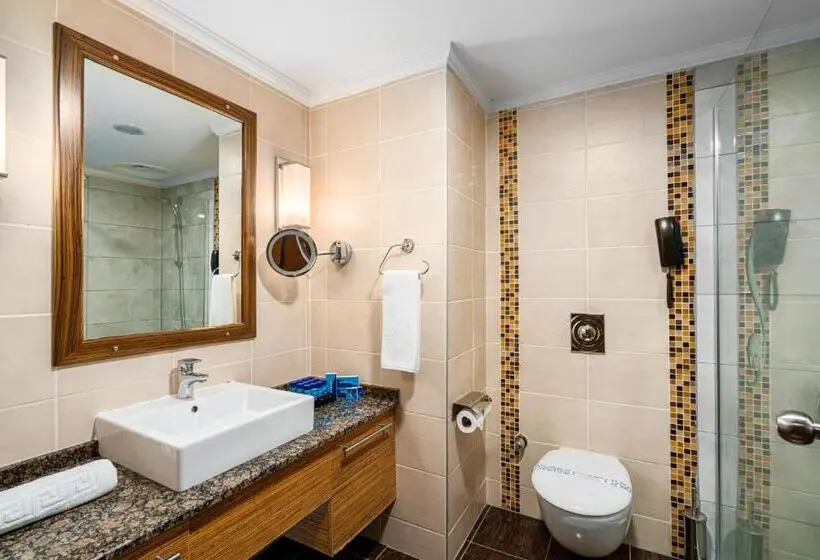 Perhehuone, Bera Hotel Alanya