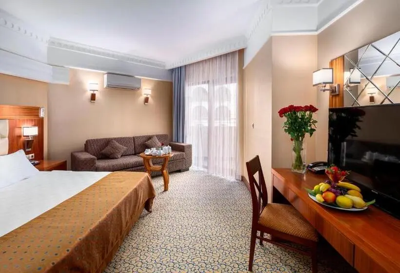 Perhehuone, Bera Hotel Alanya