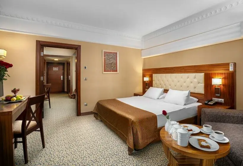 Perhehuone, Bera Hotel Alanya