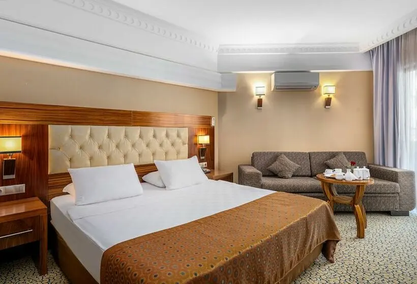Perhehuone, Bera Hotel Alanya