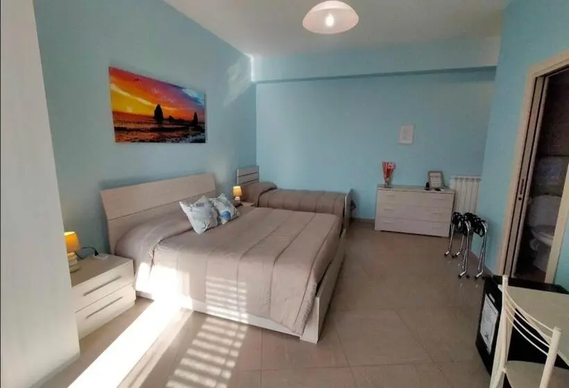 Deluxe Kolmen Hengen Huone Merinäkymä, B&b La Spiaggetta Di Stazzo