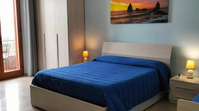 Deluxe Kolmen Hengen Huone Merinäkymä, B&b La Spiaggetta Di Stazzo