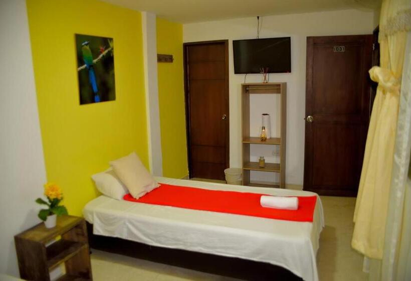 اتاق استاندارد سه نفره, Casa Alejandria