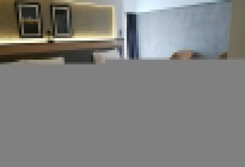 חדר סטנדרט לשלושה, Chantra