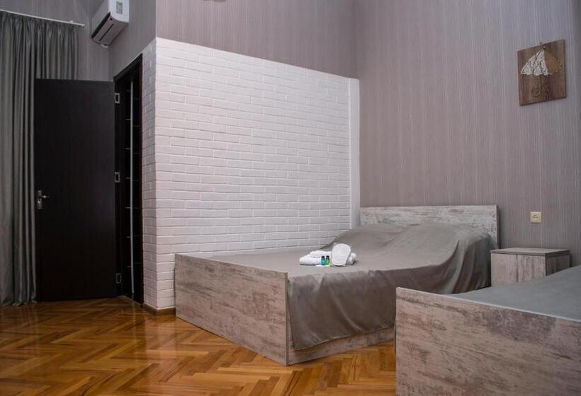 اتاق استاندارد سه نفره, Classic