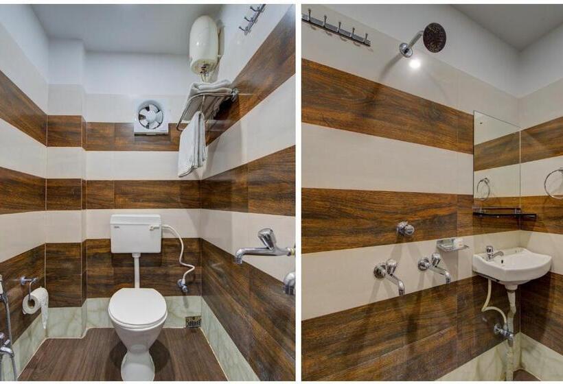 غرفة كلاسيكية ثلاثية, Collection O Raj Guest House Near Kolkata Airport