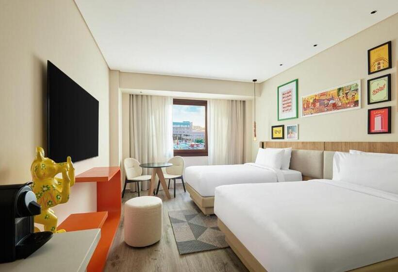 اتاق استاندارد با چشم‌انداز استخر, Hyatt Centric Cairo West