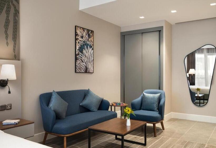 キングサイズベッドのスイートルーム, Mercure Riyadh Al Anoud