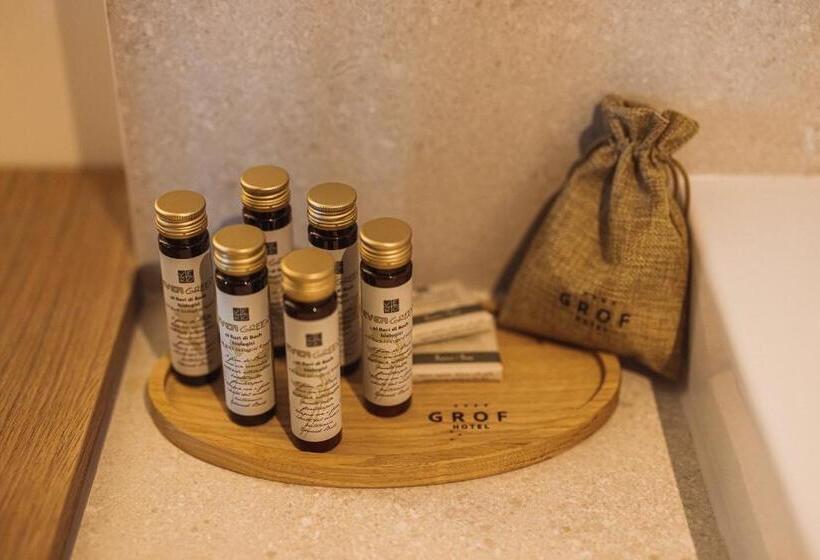 اتاق خانوادگی, Grof