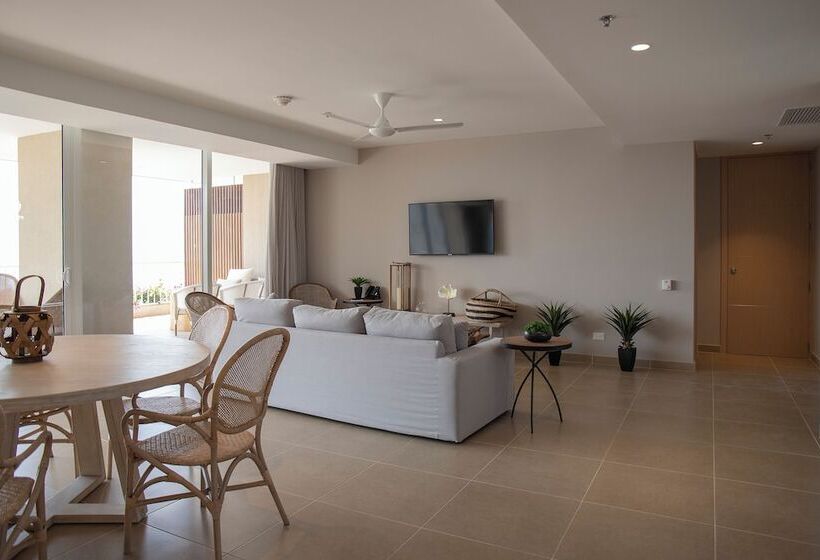 חדר דלוקס, Irotama Lago