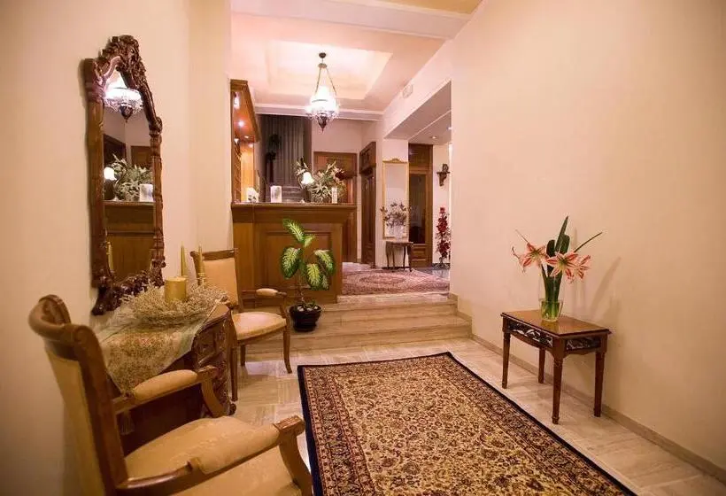 Chambre Triple Standard, Urania