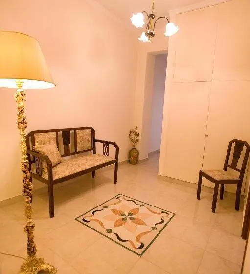 Chambre Triple Standard, Urania