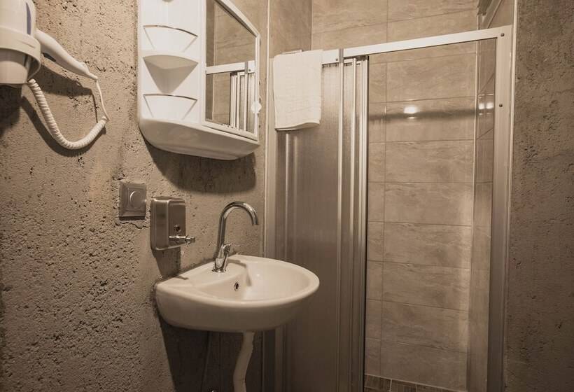 Habitació Estàndard, Edrin