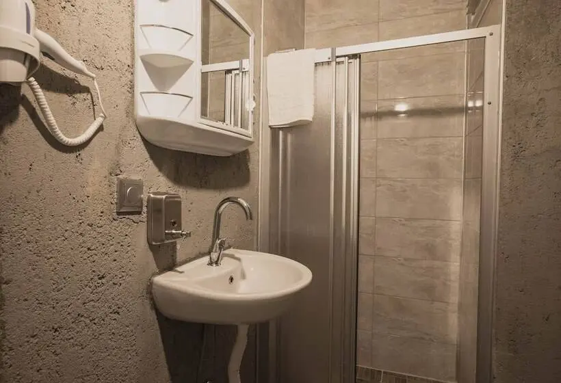 Habitació Estàndard, Edrin