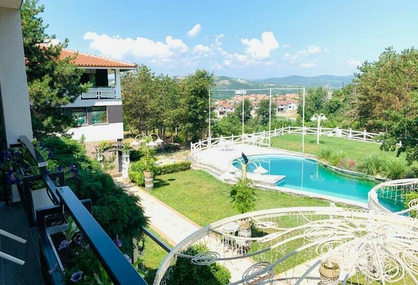 디럭스 룸, Konak