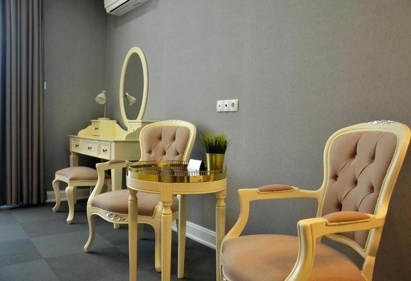 스탠다드 룸 킹사이즈 침대, Konak