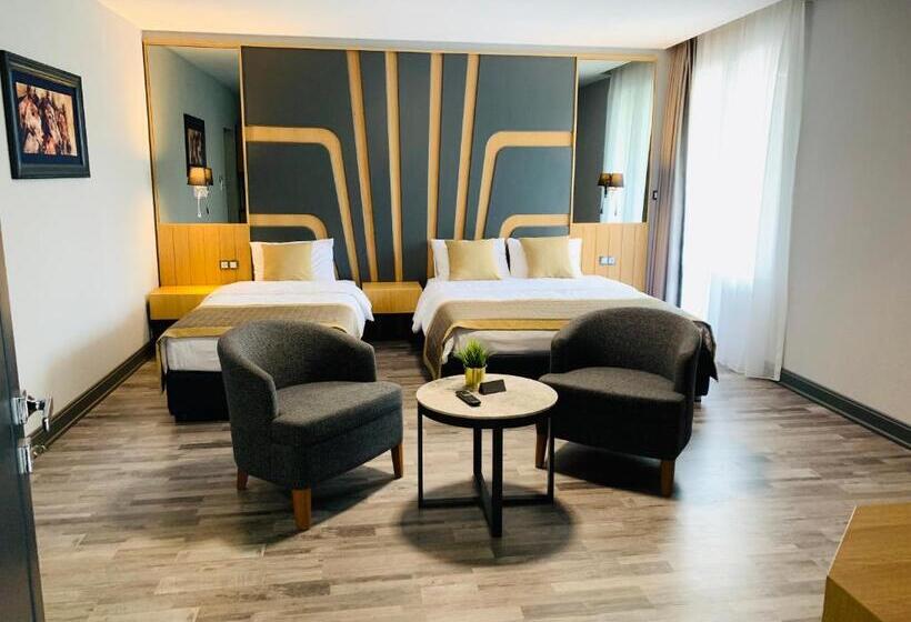 Family Suite, Konak