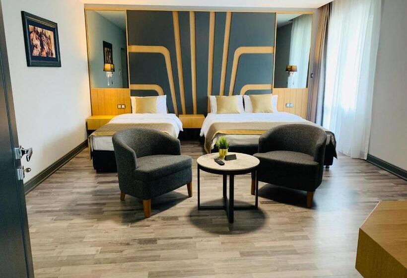 패밀리 스위트, Konak