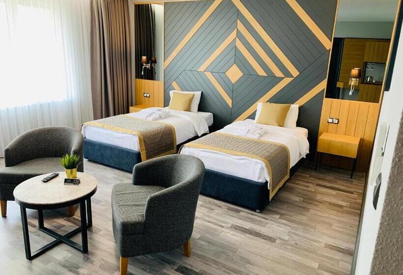 패밀리 스위트, Konak