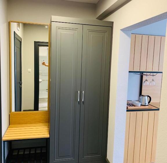 패밀리 스위트, Konak