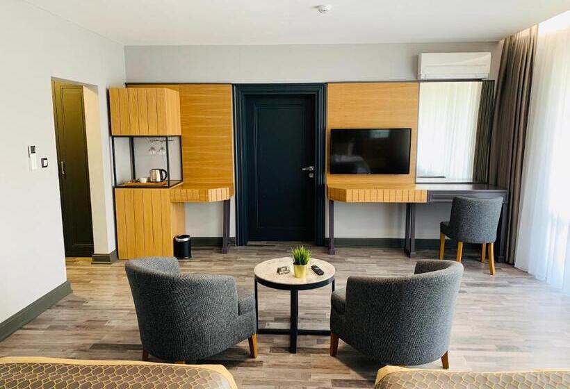 Family Suite, Konak