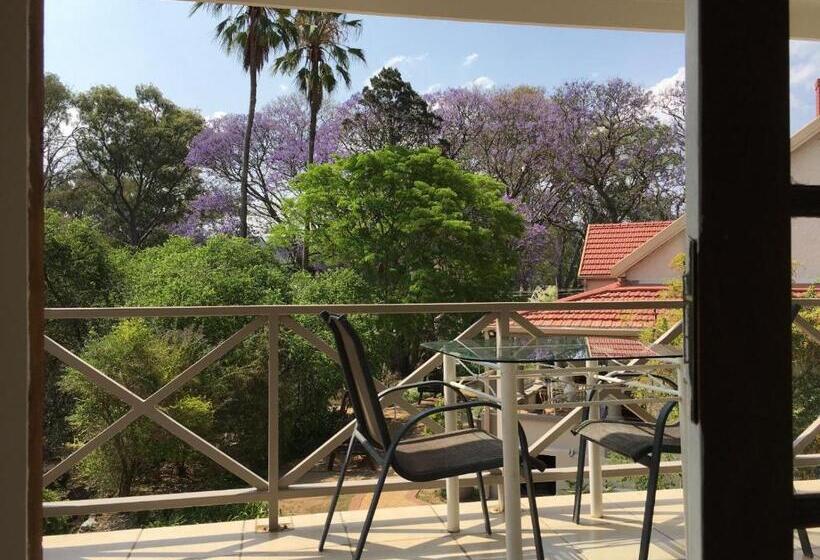 חדר סטנדרט לארבעה, Peaches & Cream Bed & Breakfast