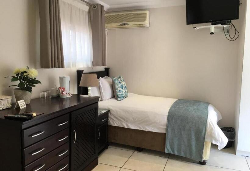 חדר סטנדרט לשלושה, Peaches & Cream Bed & Breakfast