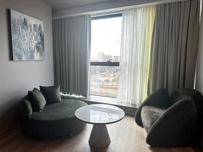 سوییت جونیور, Onyx by Luna