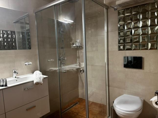 سوییت جونیور, Onyx by Luna