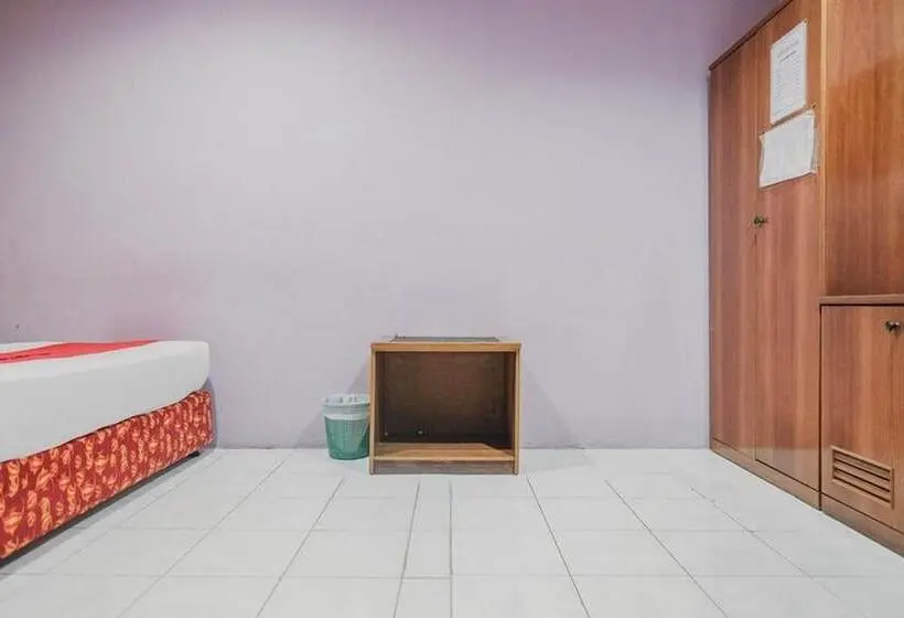 اتاق استاندارد, Reddoorz Near Nagoya Hill Mall Batam 5