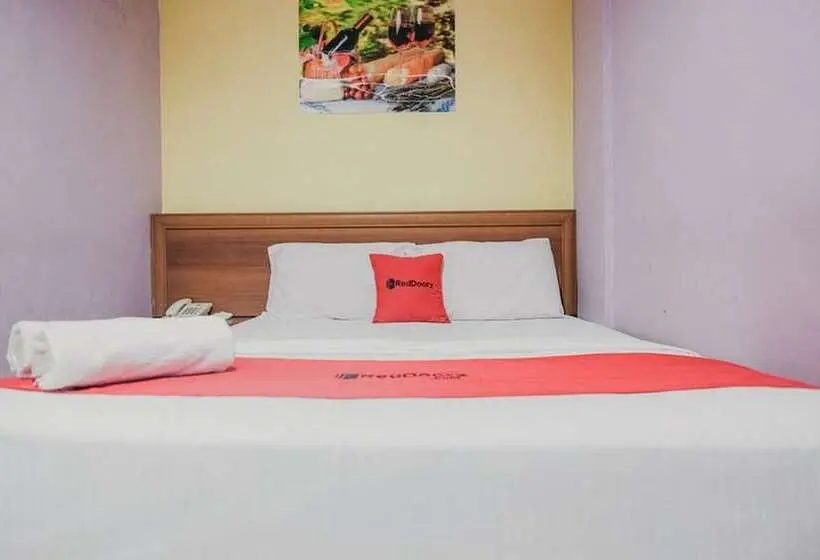 سوییت, Reddoorz Near Nagoya Hill Mall Batam 5