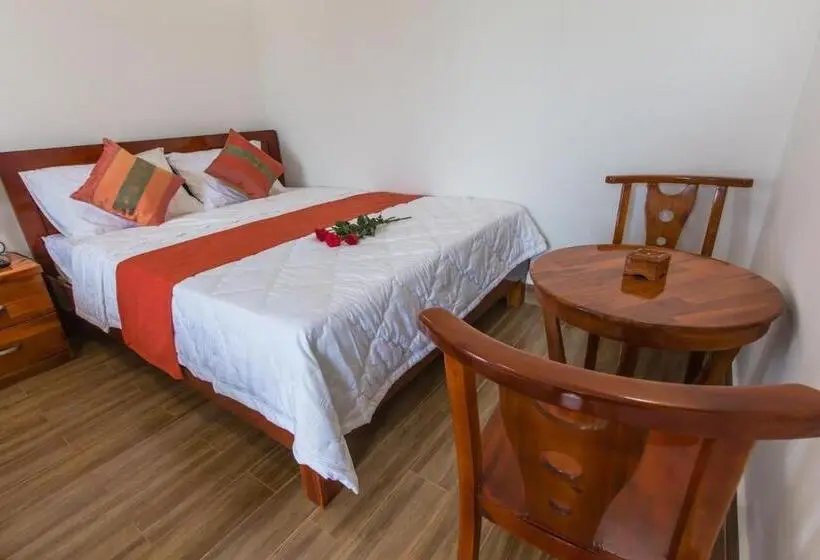 اتاق استاندارد سه تخته با بالکن, Blue Moon Hotel Mui Ne